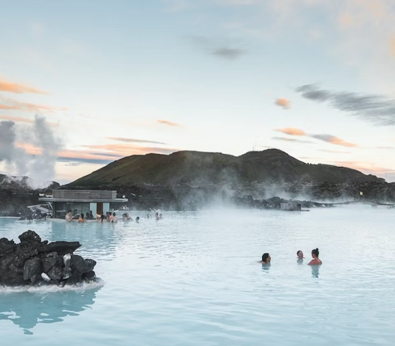 Blue Lagoon: Comfort Admission + Drink, Towel and Mud Mask 3